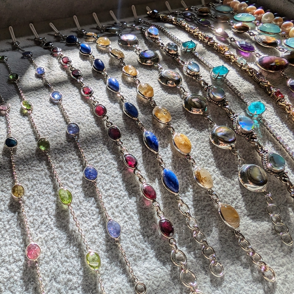 Bracelets LIVE LISTING - Picture 4 of 5